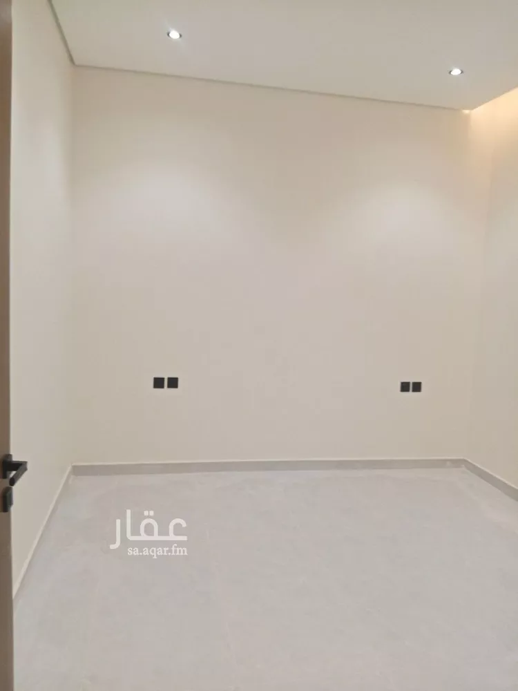فيلا للبيع في شارع مصطفى عبدالرزاق, حي عكاظ, مدينة الرياض, منطقة الرياض صورة 4