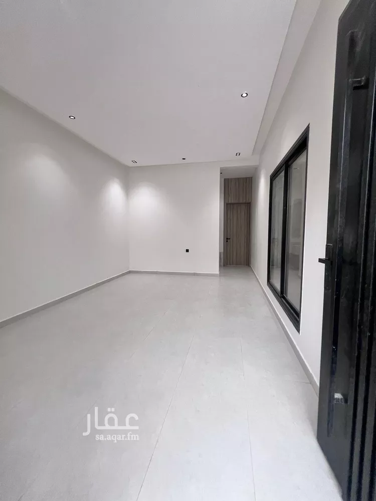 دور للبيع في شارع بعلبك, حي عكاظ, مدينة الرياض, منطقة الرياض صورة 3