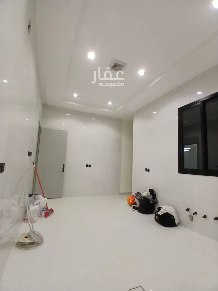 فيلا للبيع في شارع علي بن الحسن الخزرجي, حي عكاظ, مدينة الرياض, منطقة الرياض 8