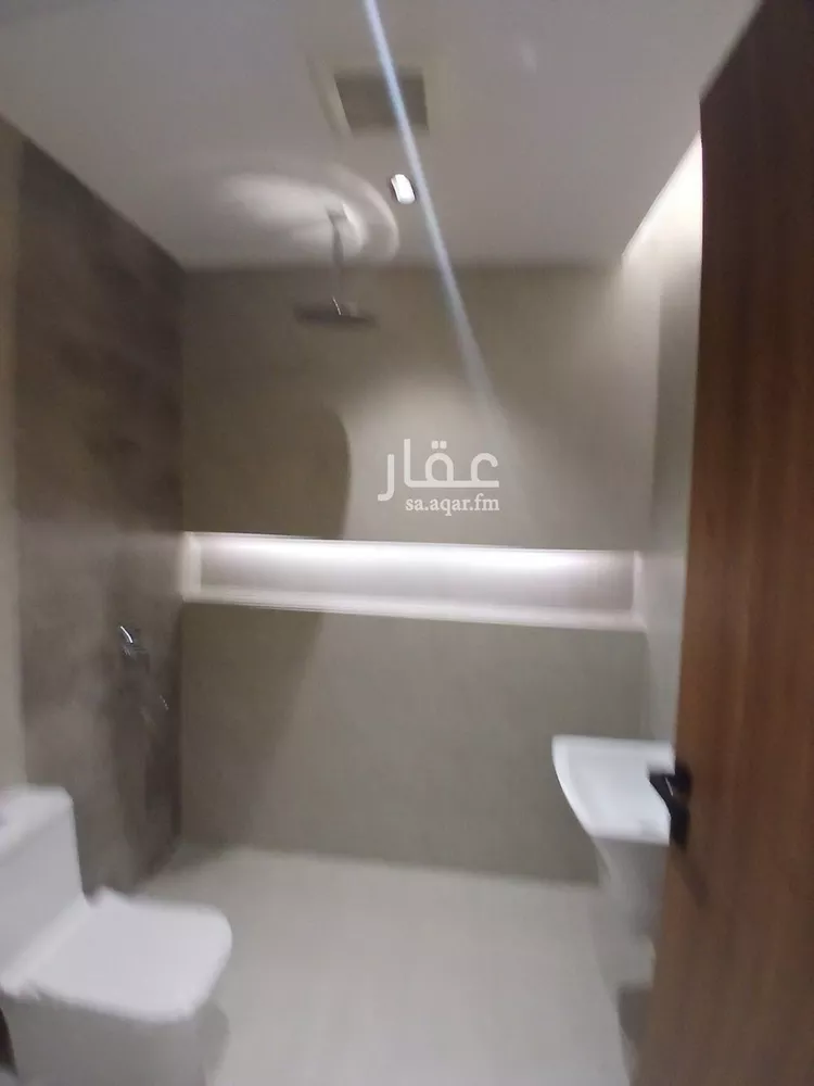 فيلا للبيع في شارع منصور البهوتي, حي بدر, مدينة الرياض, منطقة الرياض 6