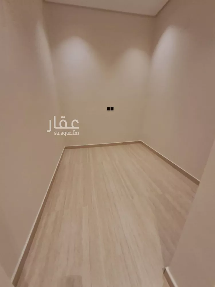 شقة للبيع في شارع نجم الدين الأيوبي, حي السويدي, مدينة الرياض, منطقة الرياض 8