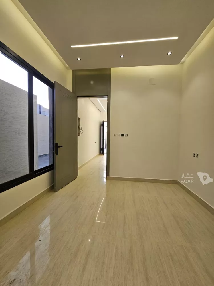Floor for Sale in Riyadh Okaz 2