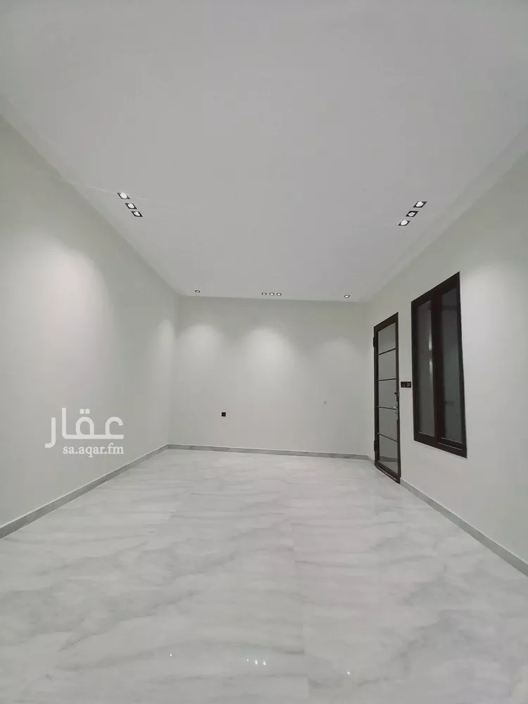 دور للبيع في شارع حامد كعكي, حي عكاظ, مدينة الرياض, منطقة الرياض صورة 4