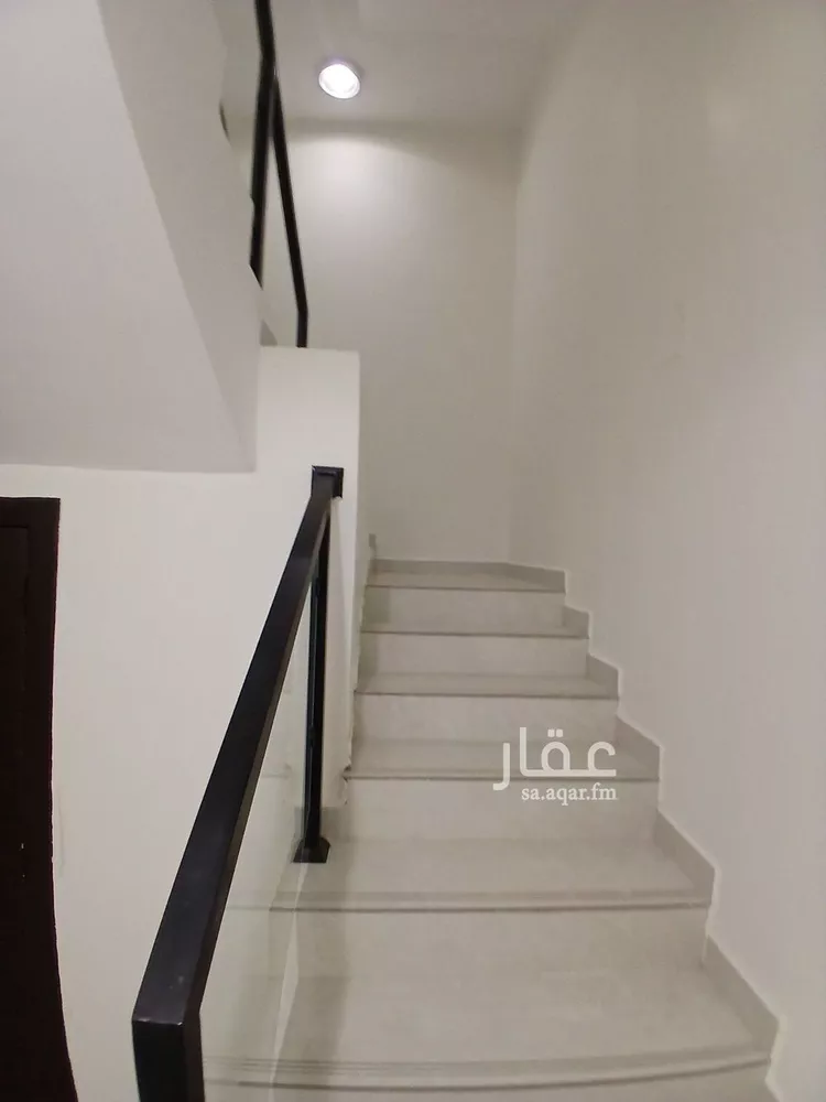 فيلا للبيع في شارع وادي فتح, حي بدر, مدينة الرياض, منطقة الرياض صورة 4