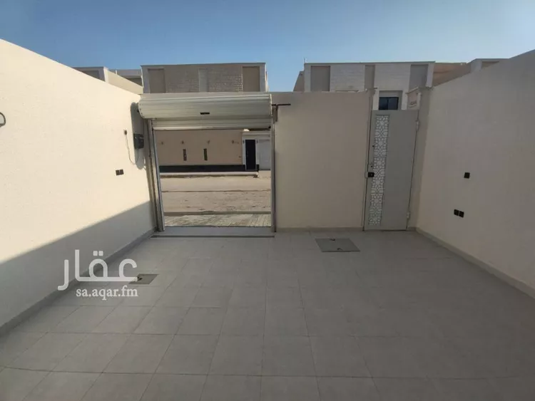 دور للبيع في شارع محمد بن صاف, حي عكاظ, مدينة الرياض, منطقة الرياض 9