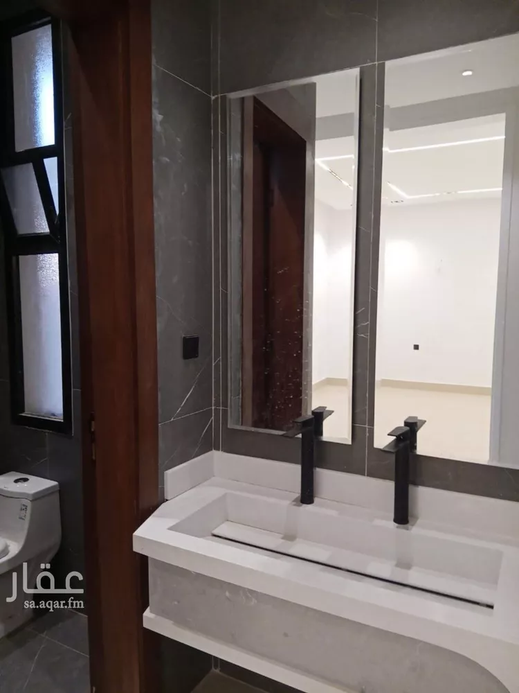 فيلا للبيع في شارع زين الدار المصري, حي العريجاء الغربي, مدينة الرياض, منطقة الرياض 6