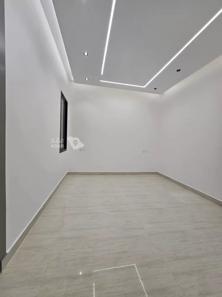 Floor for Sale in Riyadh Okaz 8