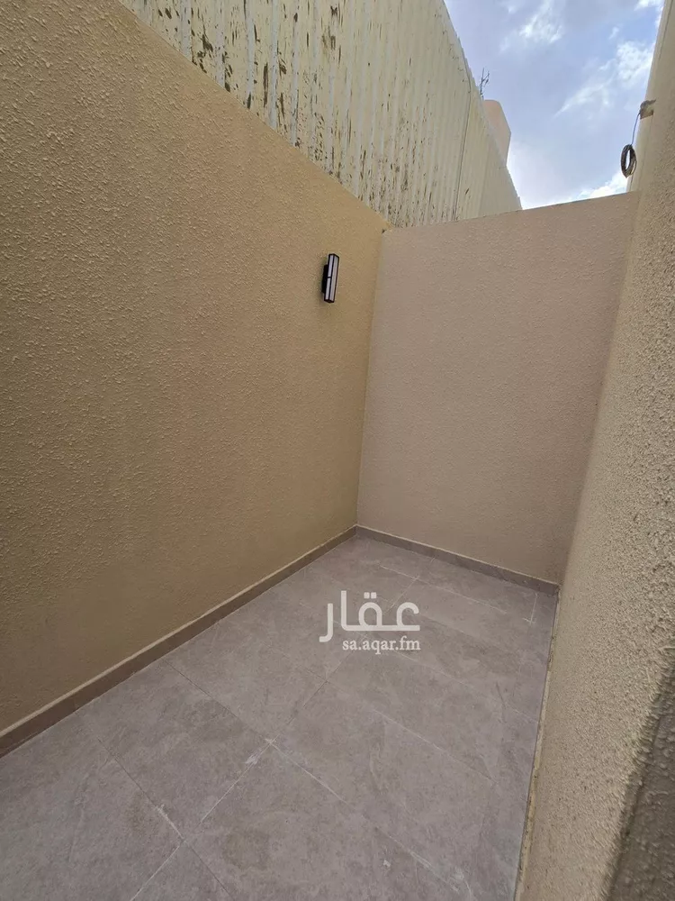 دور للبيع في شارع أبي محمد الفقيه, حي السويدي الغربي, مدينة الرياض, منطقة الرياض 15