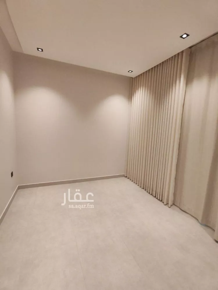 دور للبيع في شارع محمد بن صاف, حي عكاظ, مدينة الرياض, منطقة الرياض 14