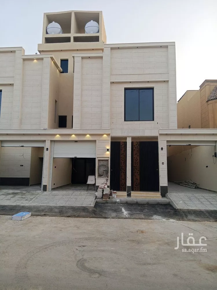 فيلا للبيع في شارع مصطفى عبدالرزاق, حي عكاظ, مدينة الرياض, منطقة الرياض