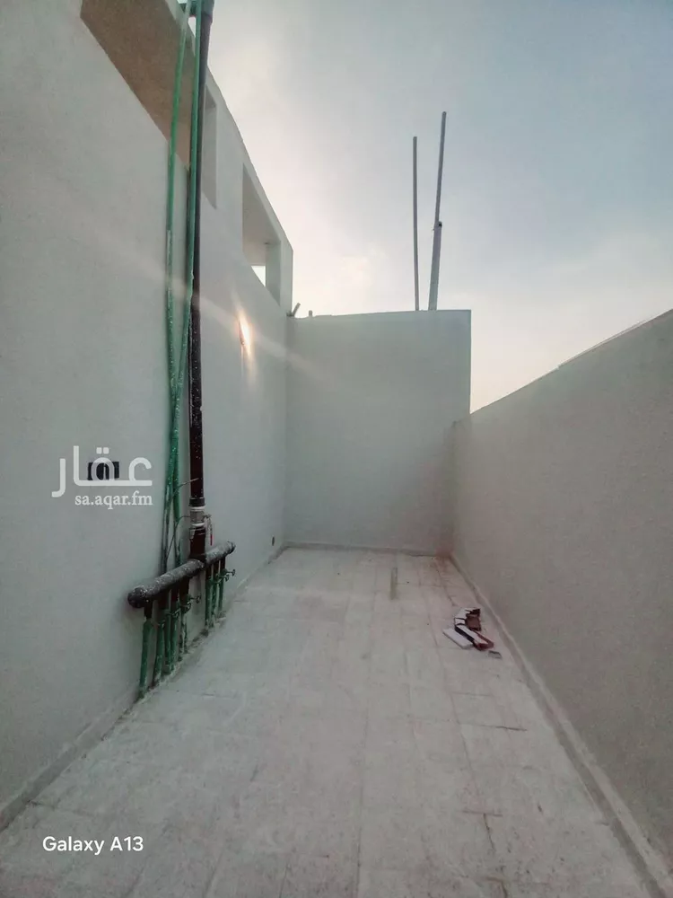 فيلا للبيع في شارع أحمد بن غنائم, حي بدر, مدينة الرياض, منطقة الرياض صورة 2