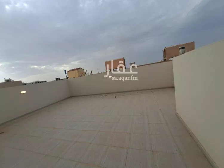 دور للبيع في شارع أحمد بن مظاهر, حي العوالي, مدينة الرياض, منطقة الرياض 9
