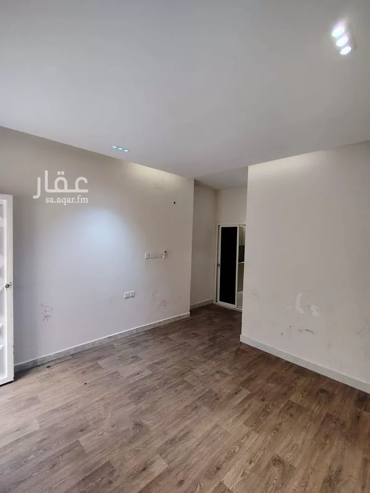 شقة للإيجار في شارع الدائري الشرقي الفرعي, حي الروضة, مدينة الرياض, منطقة الرياض 12