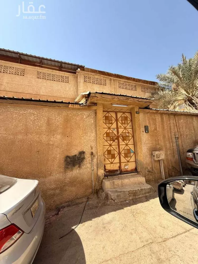 فيلا للبيع في شارع عبدالرزاق الحنبلي, حي العمل, مدينة الرياض, منطقة الرياض 1 صورة