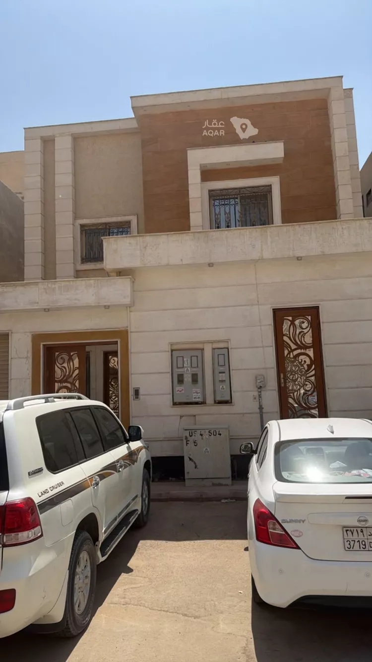 فيلا للبيع في شارع أبي الفضل الموفق, حي الرمال, مدينة الرياض, منطقة الرياض