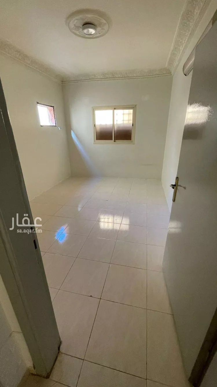 شقة للإيجار في شارع ميناء الاحمدي, حي إشبيلية, مدينة الرياض, منطقة الرياض صورة 3