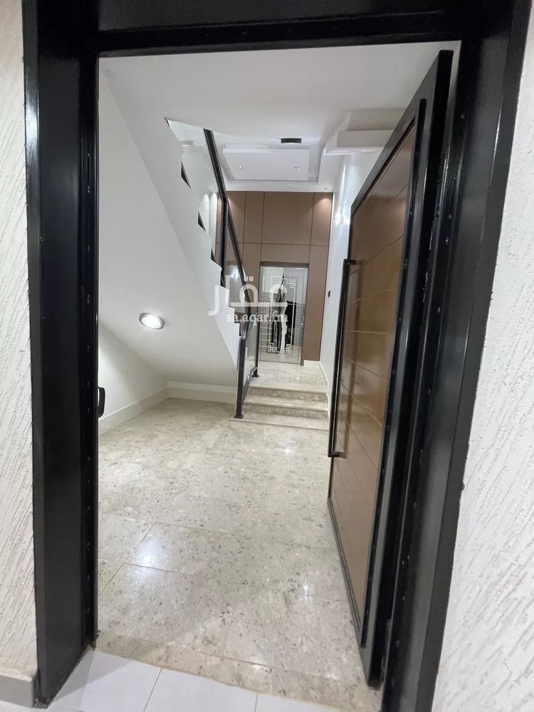 شقة للبيع في شارع مسجد, حي الزهور, مدينة ابها, منطقة عسير صورة 2