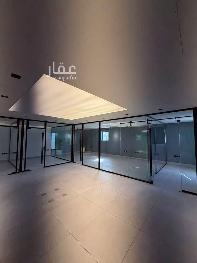 مكتب تجاري للإيجار في شارع الامير نايف بن عبدالعزيز, حي الملك فهد, مدينة الرياض, منطقة الرياض صورة 4