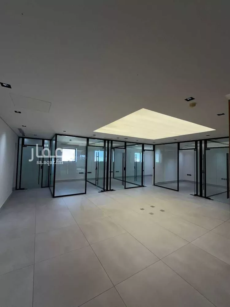 مكتب تجاري للإيجار في شارع الامير نايف بن عبدالعزيز, حي الملك فهد, مدينة الرياض, منطقة الرياض صورة 2