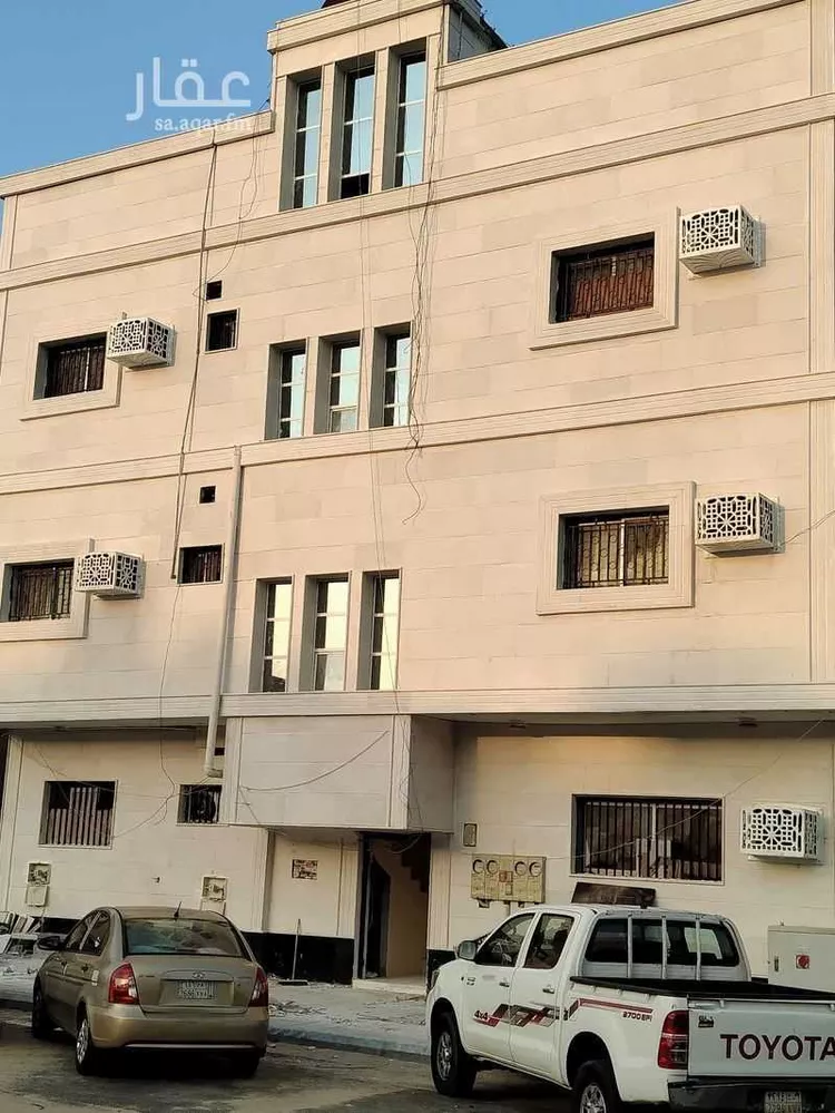 عمارة للبيع في شارع بدر, حي الثقبة, مدينة الخبر, المنطقة الشرقية