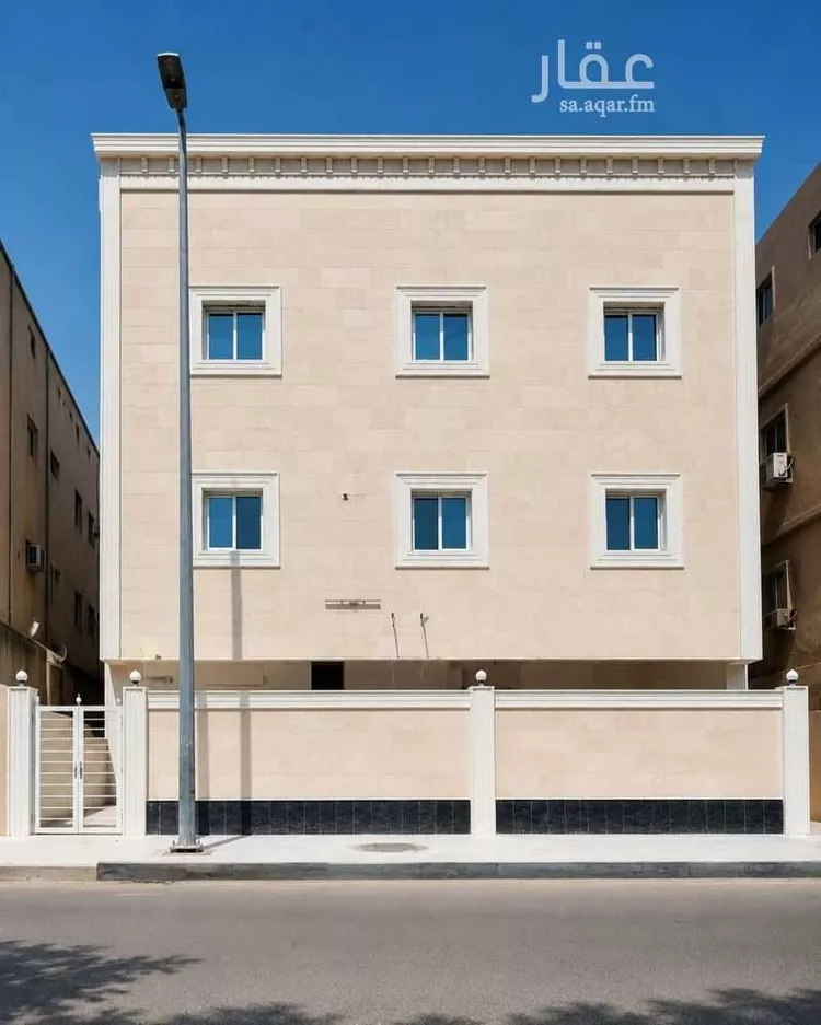 عمارة للبيع في شارع بدر, حي الثقبة, مدينة الخبر, المنطقة الشرقية