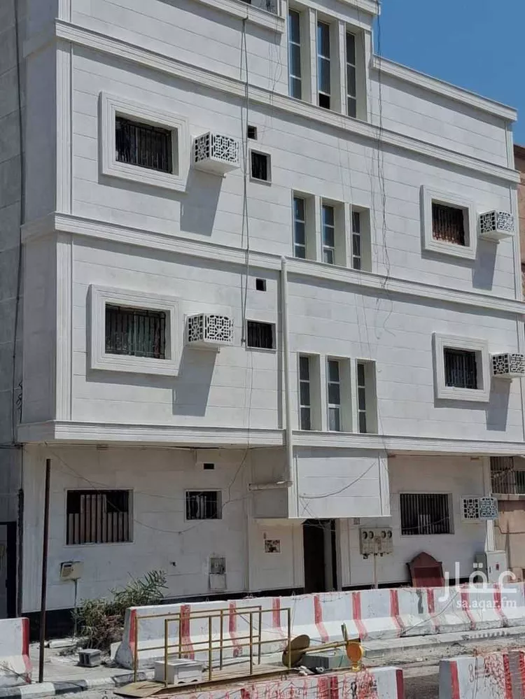 عمارة للبيع في شارع بدر, حي الثقبة, مدينة الخبر, المنطقة الشرقية