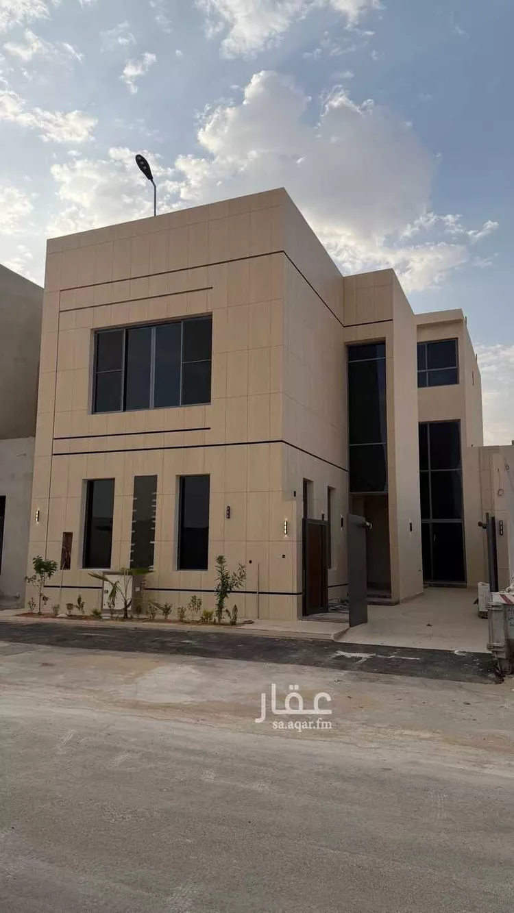 فيلا للبيع في شارع فؤاد محمد عمر توفيق, حي المهدية, مدينة الرياض, منطقة الرياض صورة 2