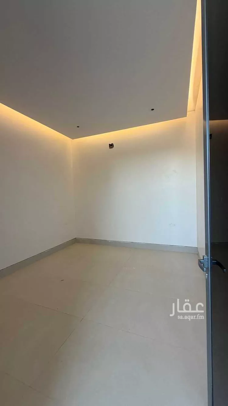 فيلا للبيع في شارع ابن صدقة الغرافي, حي المهدية, مدينة الرياض, منطقة الرياض 7
