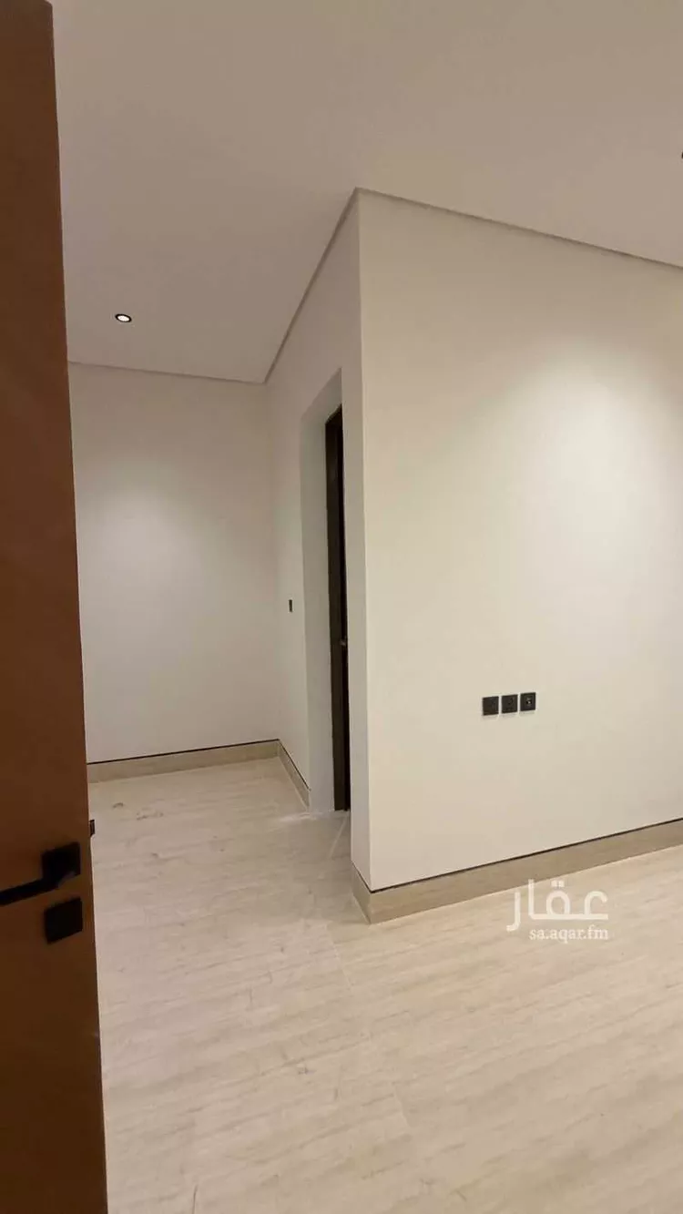 فيلا للبيع في شارع أبي نزار الصنعاني اليمني, حي المهدية, مدينة الرياض, منطقة الرياض 14