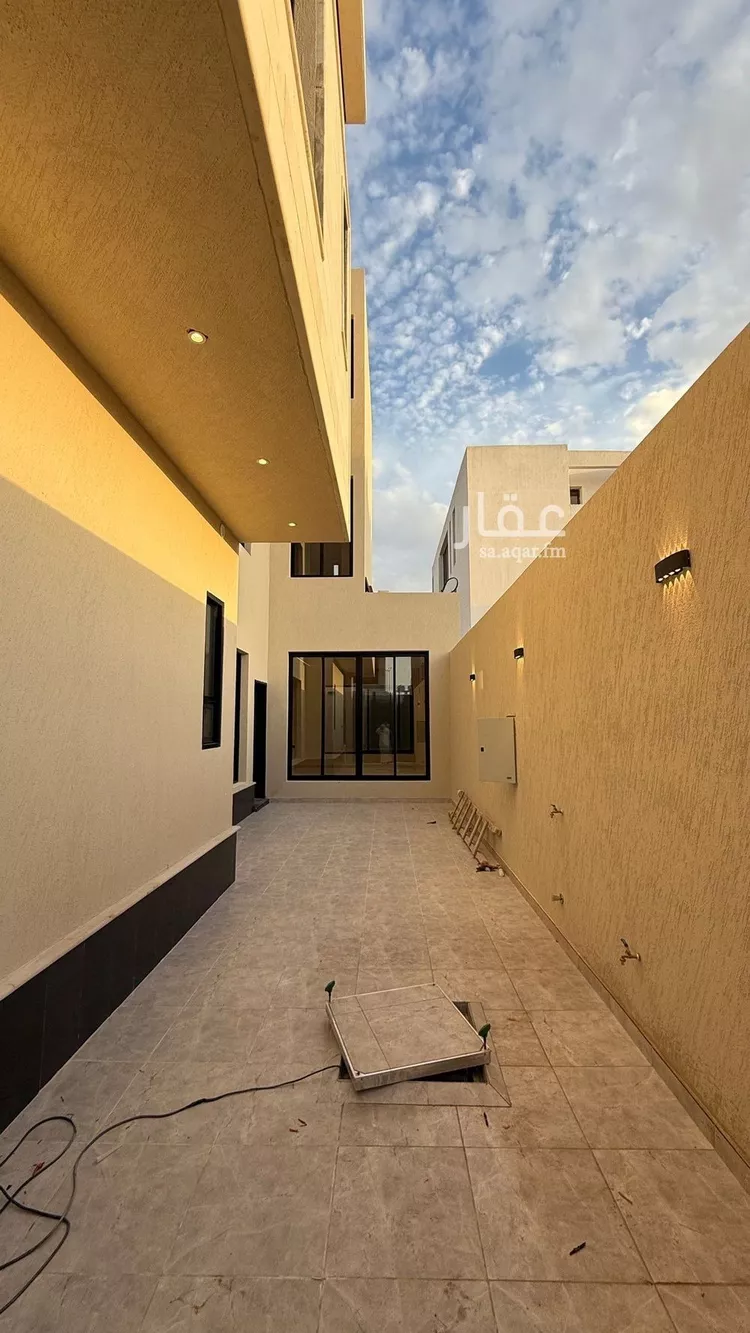 فيلا للبيع في شارع محمد بن أبي بكر القيم, حي المهدية, مدينة الرياض, منطقة الرياض صورة 3