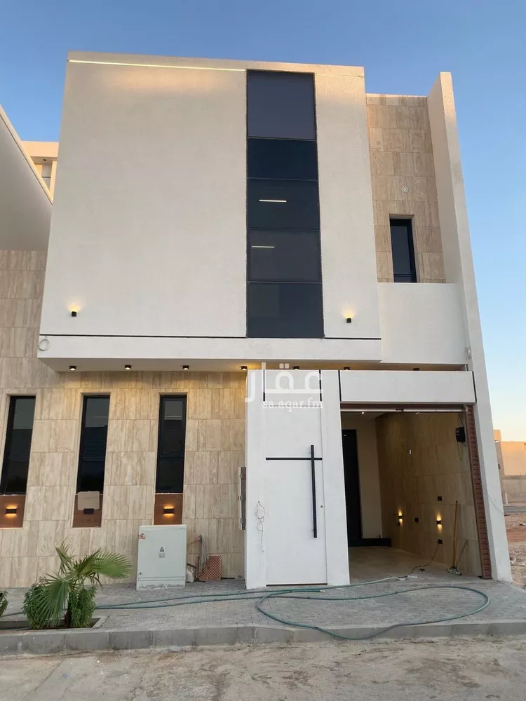 فيلا للبيع في شارع عبداللطيف بن المبارك, حي المهدية, مدينة الرياض, منطقة الرياض