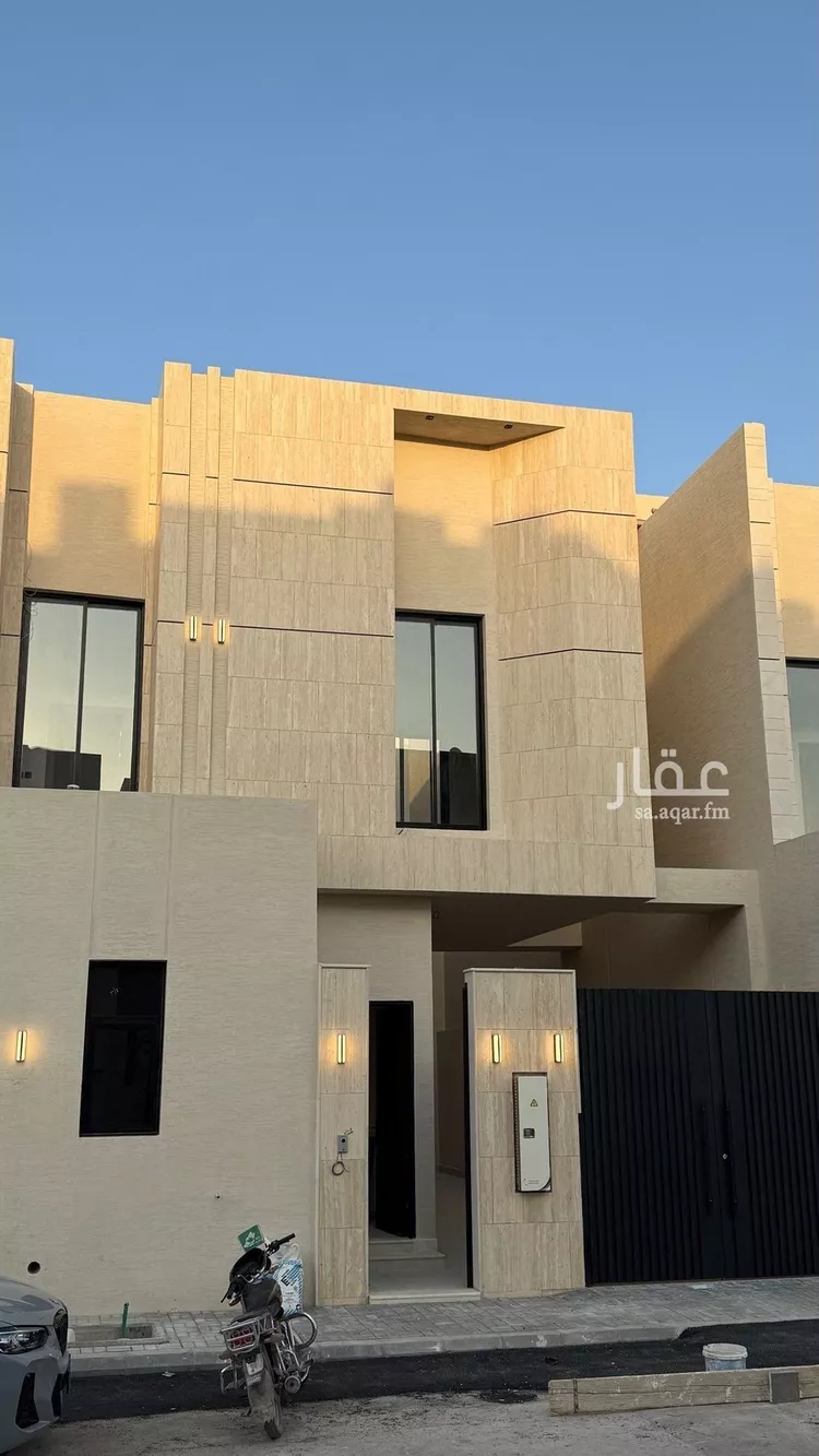 فيلا للبيع في شارع عبداللطيف بن المبارك, حي المهدية, مدينة الرياض, منطقة الرياض صورة 2