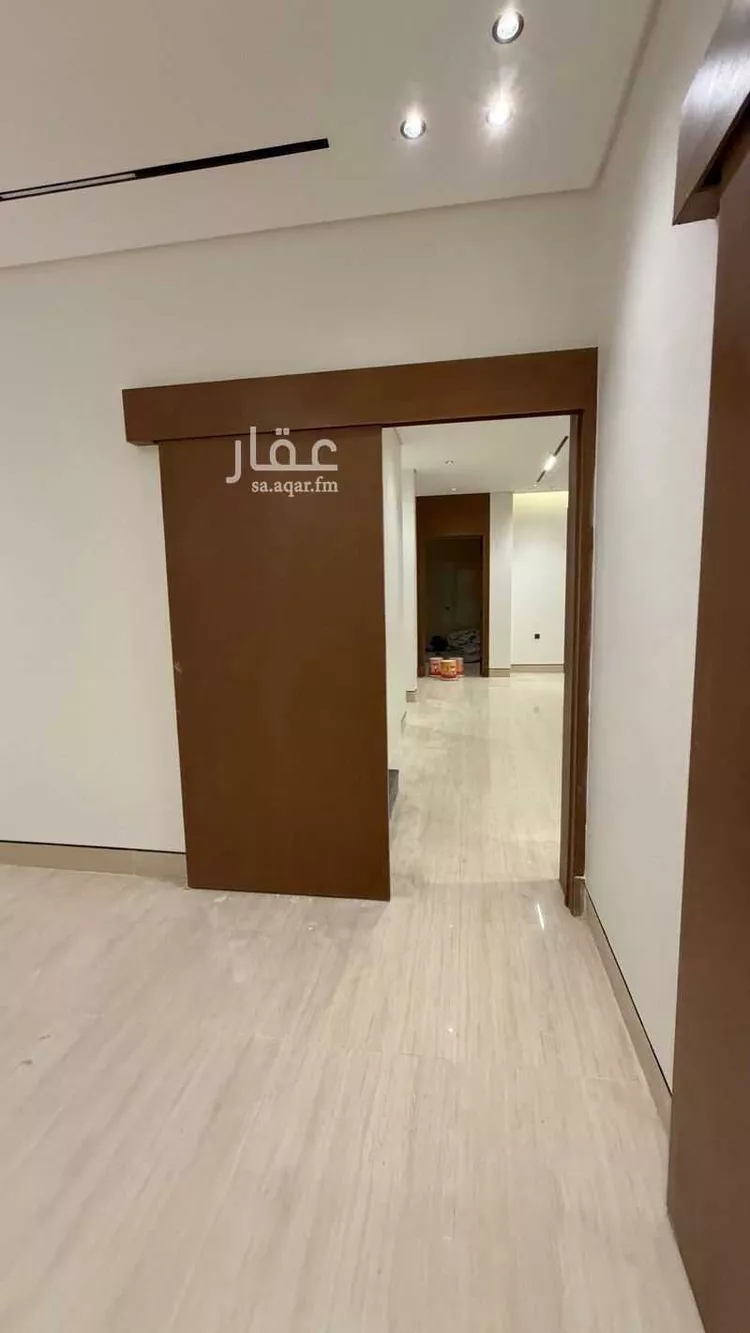 فيلا للبيع في شارع أبي نزار الصنعاني اليمني, حي المهدية, مدينة الرياض, منطقة الرياض 8