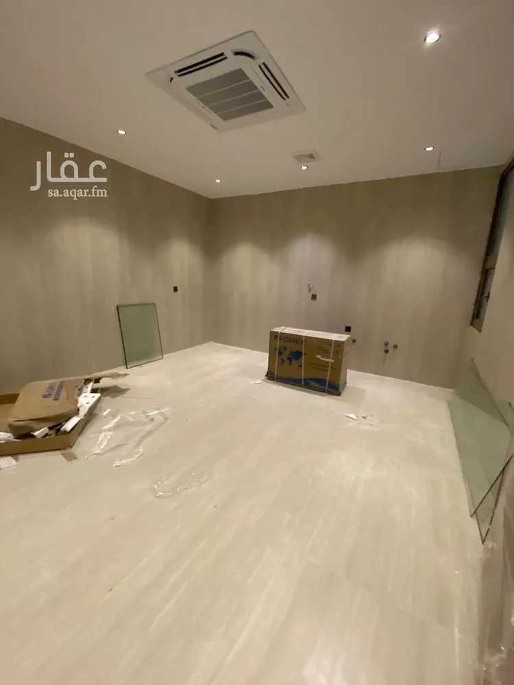 فيلا للبيع في شارع عبداللطيف بن المبارك, حي المهدية, مدينة الرياض, منطقة الرياض صورة 3