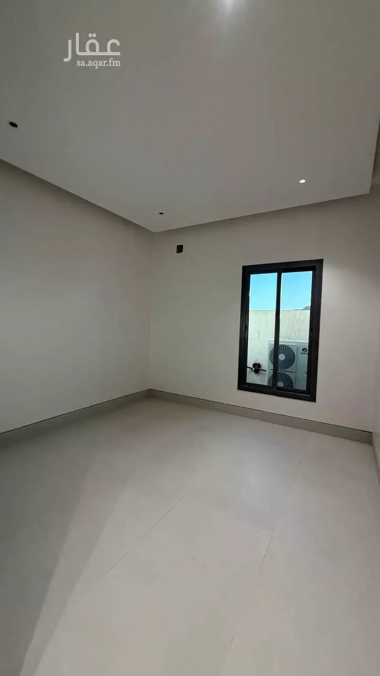 فيلا للبيع في شارع ابن صدقة الغرافي, حي المهدية, مدينة الرياض, منطقة الرياض 15