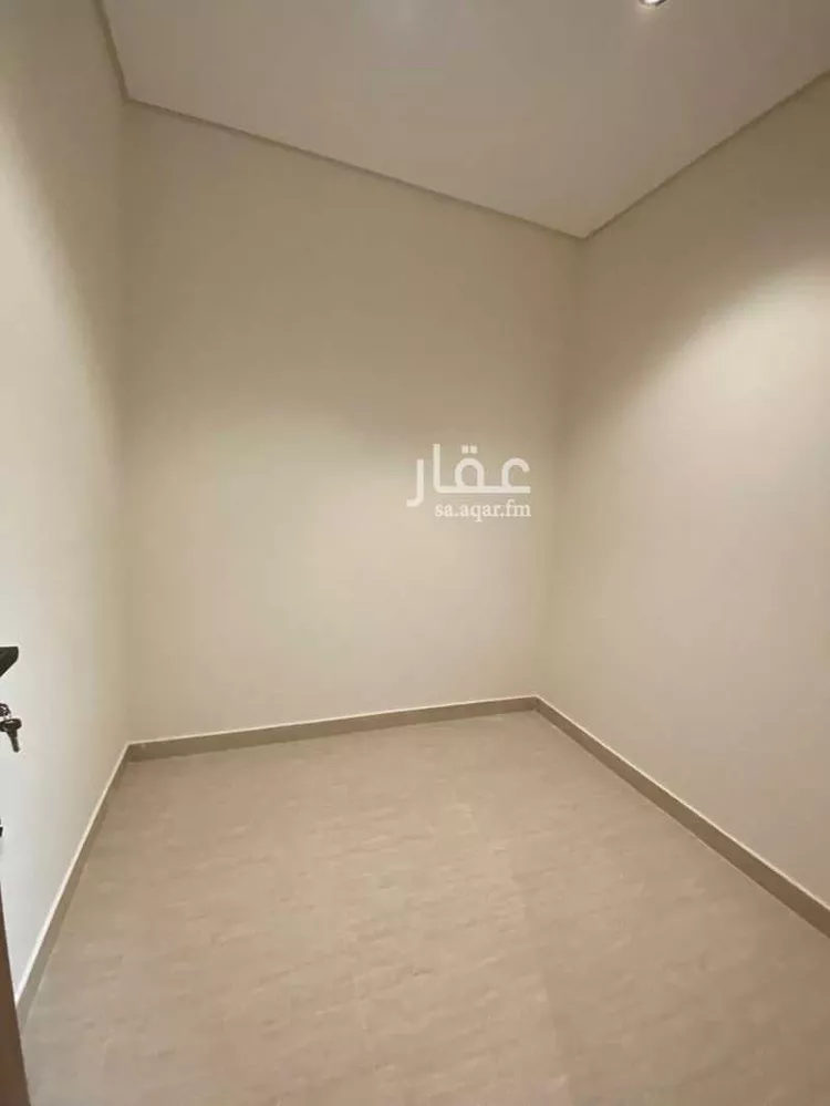 فيلا للبيع في شارع فؤاد محمد عمر توفيق, حي المهدية, مدينة الرياض, منطقة الرياض 12