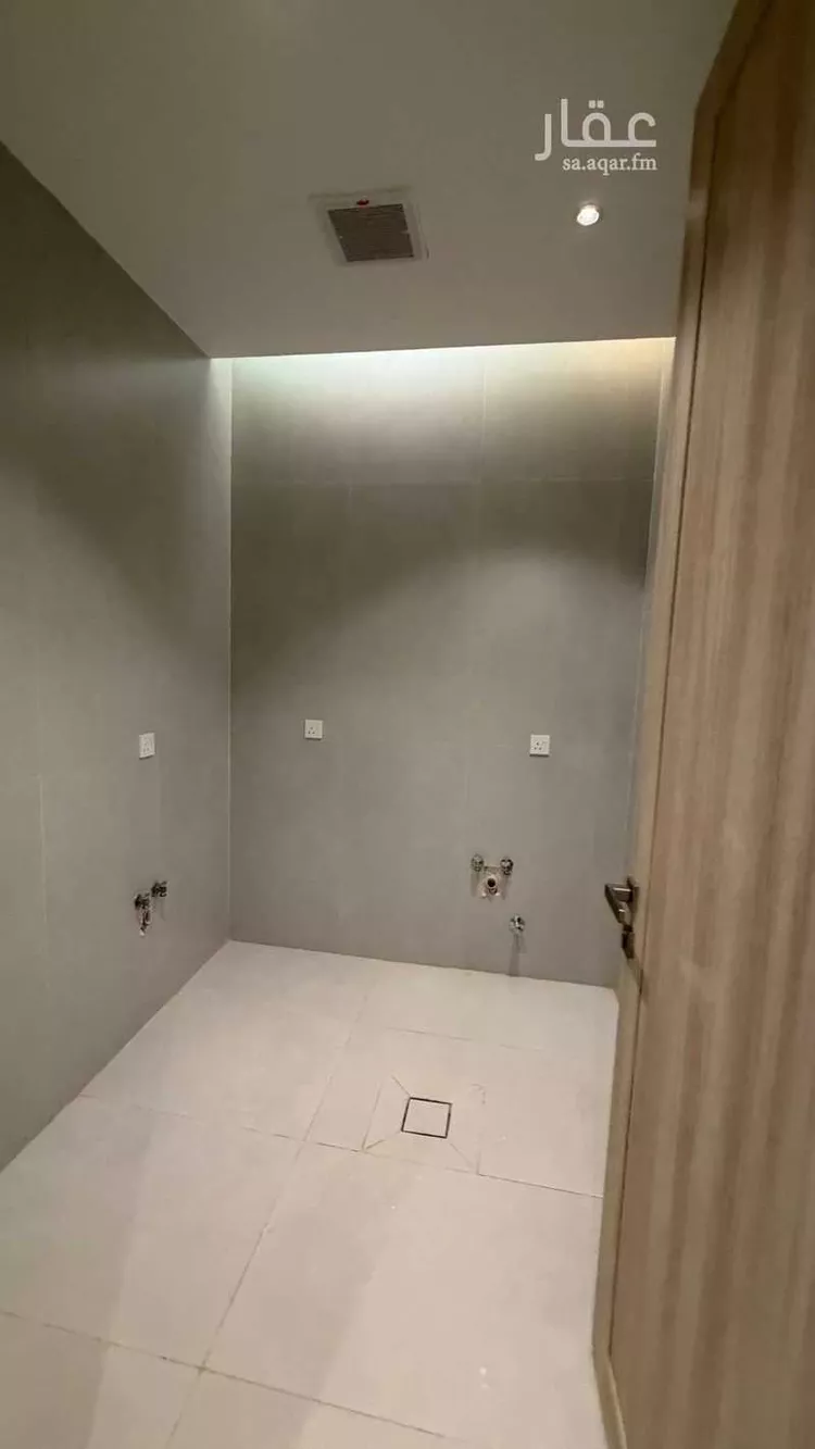 فيلا للبيع في شارع ابن صدقة الغرافي, حي المهدية, مدينة الرياض, منطقة الرياض 11
