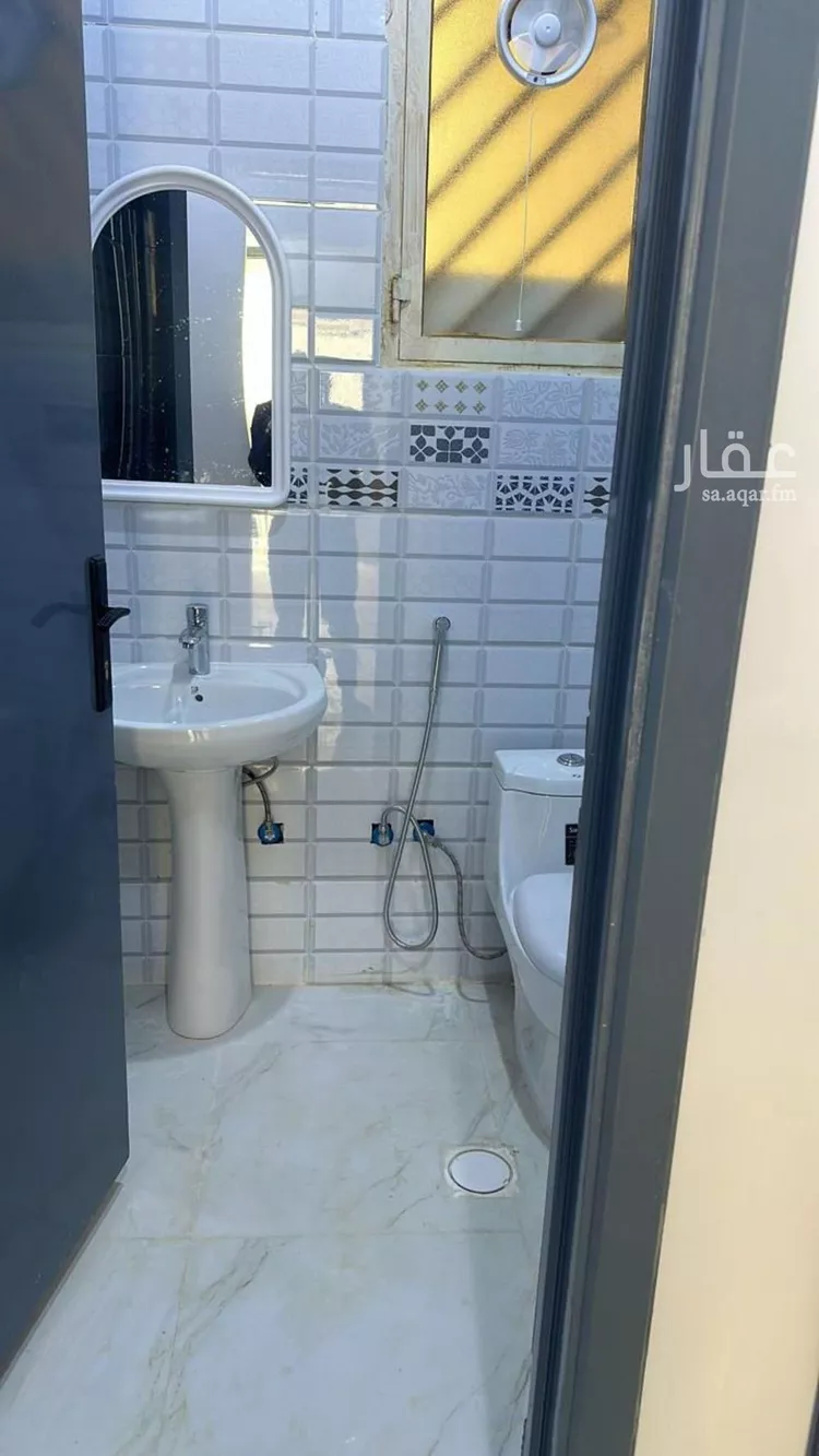 شقة للإيجار في شارع سفيان بن المهلب, حي الملك فيصل, مدينة الرياض, منطقة الرياض صورة 3