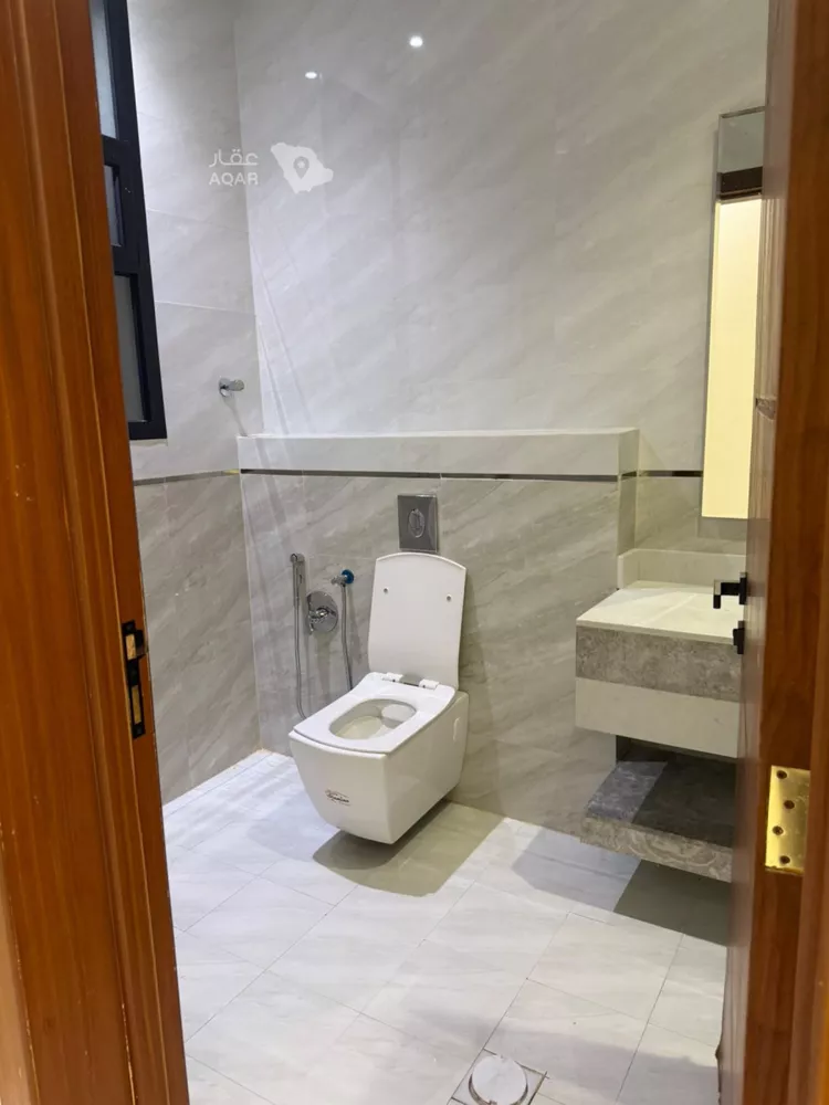 Floor for Rent in Riyadh Ar Rimal 12