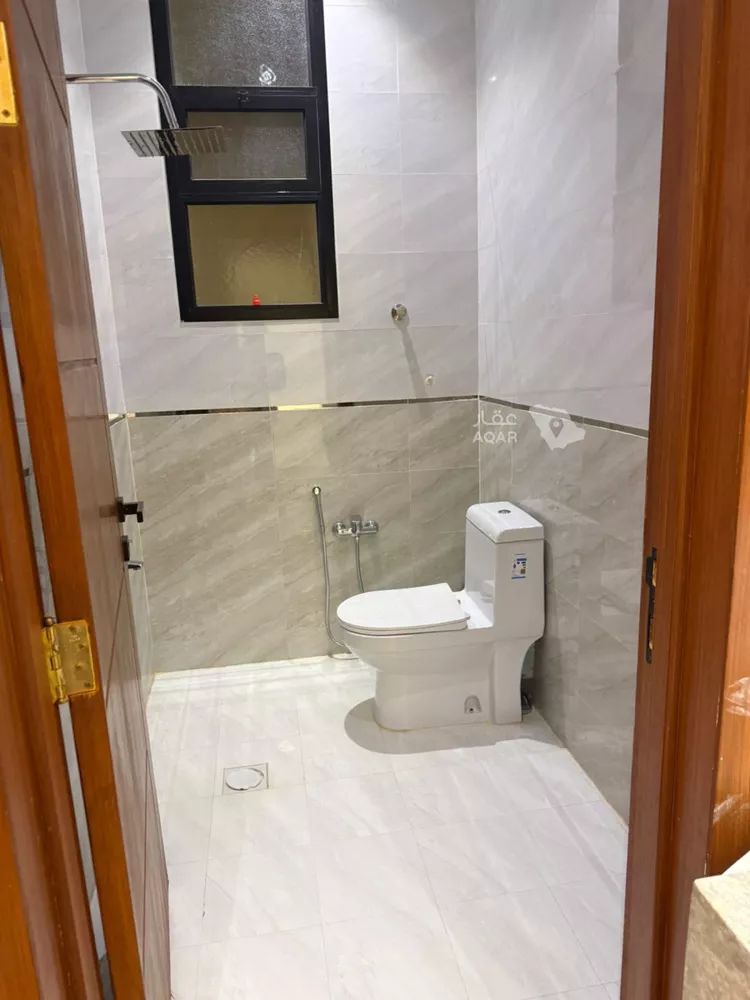 Floor for Rent in Riyadh Ar Rimal 11
