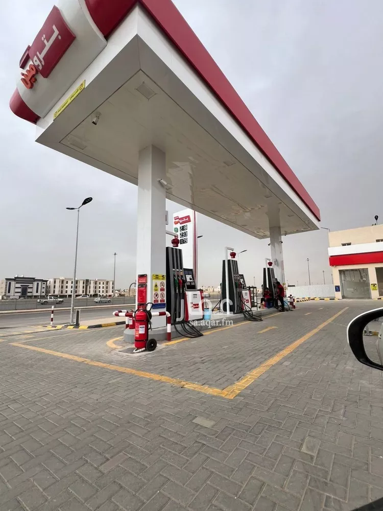 محطة للبيع في شارع خريص, حي المعيزيلة, مدينة الرياض, منطقة الرياض