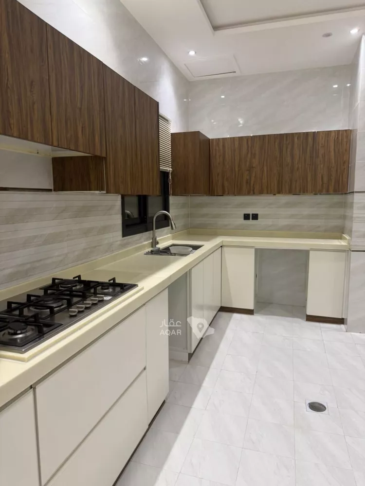 Floor for Rent in Riyadh Ar Rimal 17