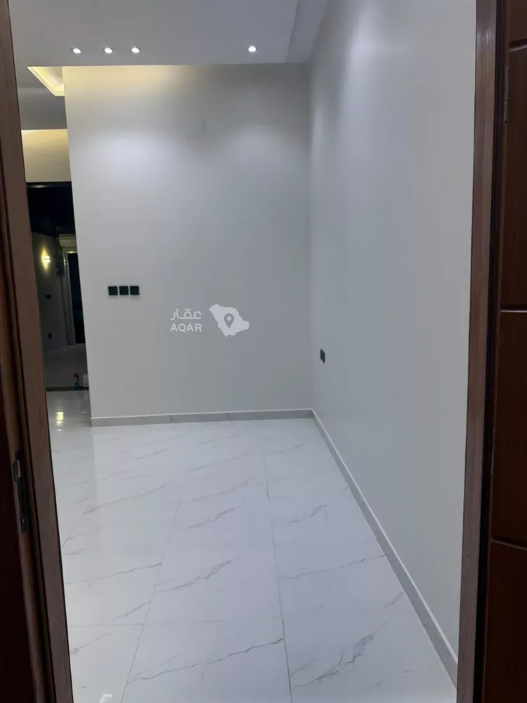 Floor for Rent in Riyadh Ar Rimal 6