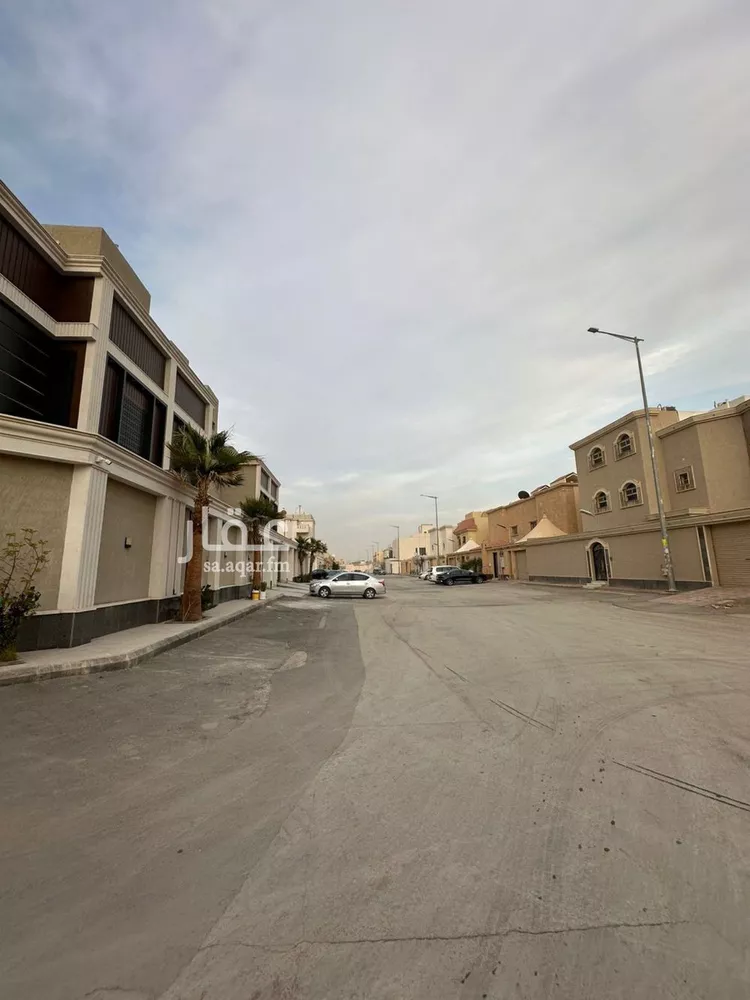 Floor for Sale in Riyadh Al Munsiyah 13