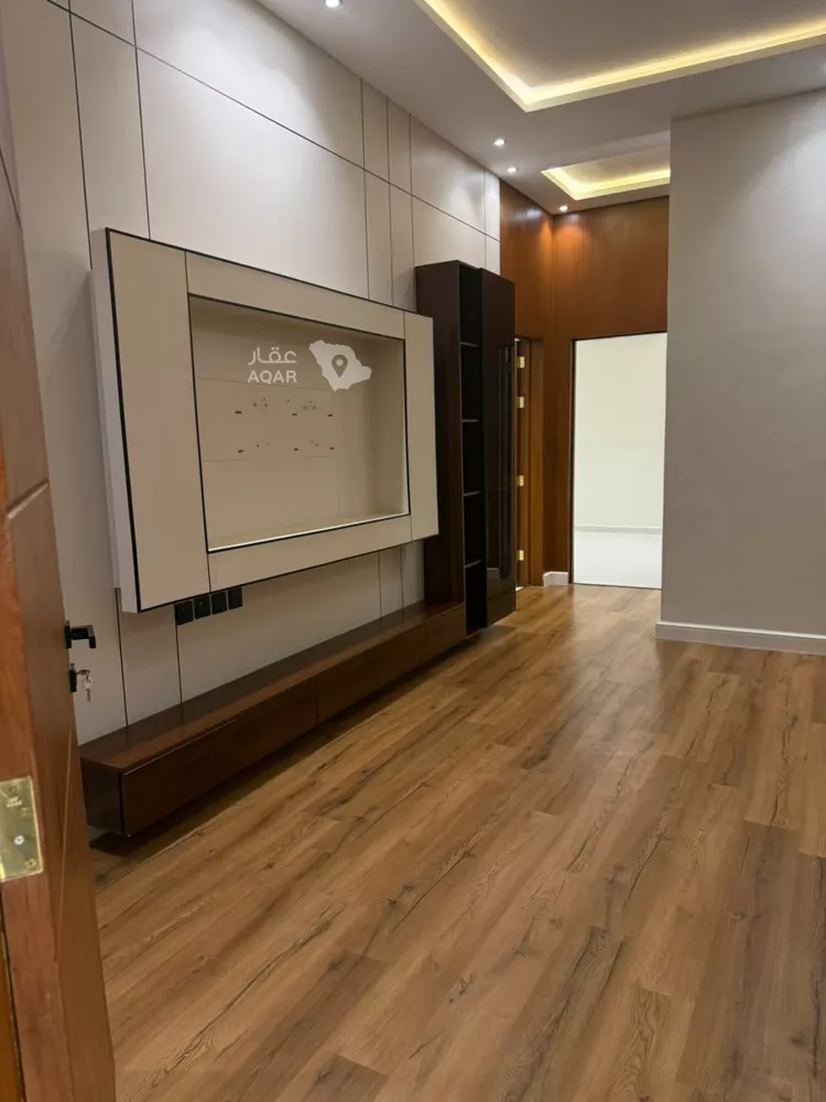 Floor for Rent in Riyadh Ar Rimal 10