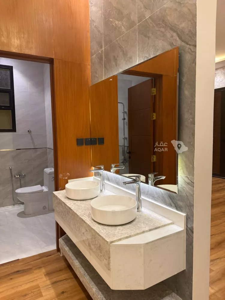 Floor for Rent in Riyadh Ar Rimal 9
