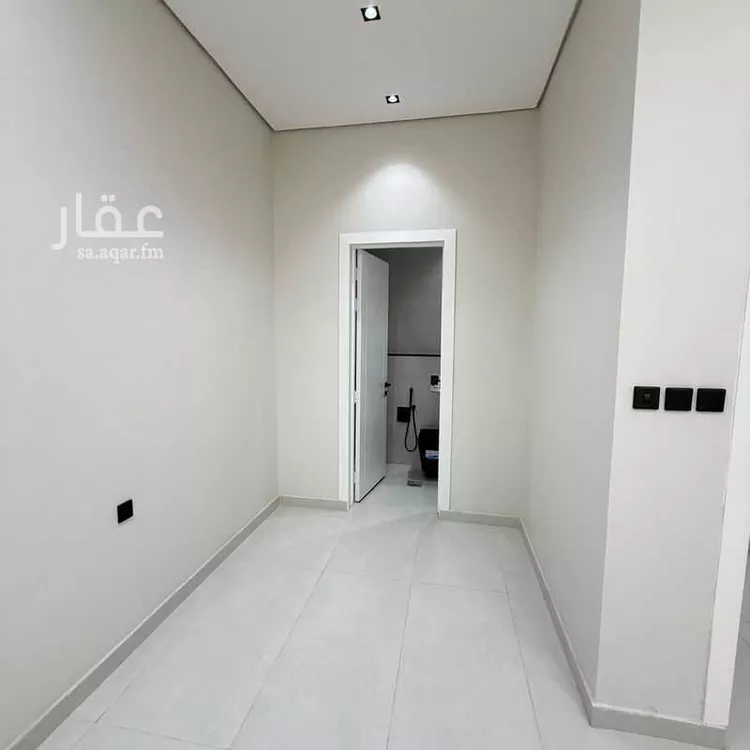 دور للبيع في شارع ثابت النحوي, حي الرمال, مدينة الرياض, منطقة الرياض صورة 3