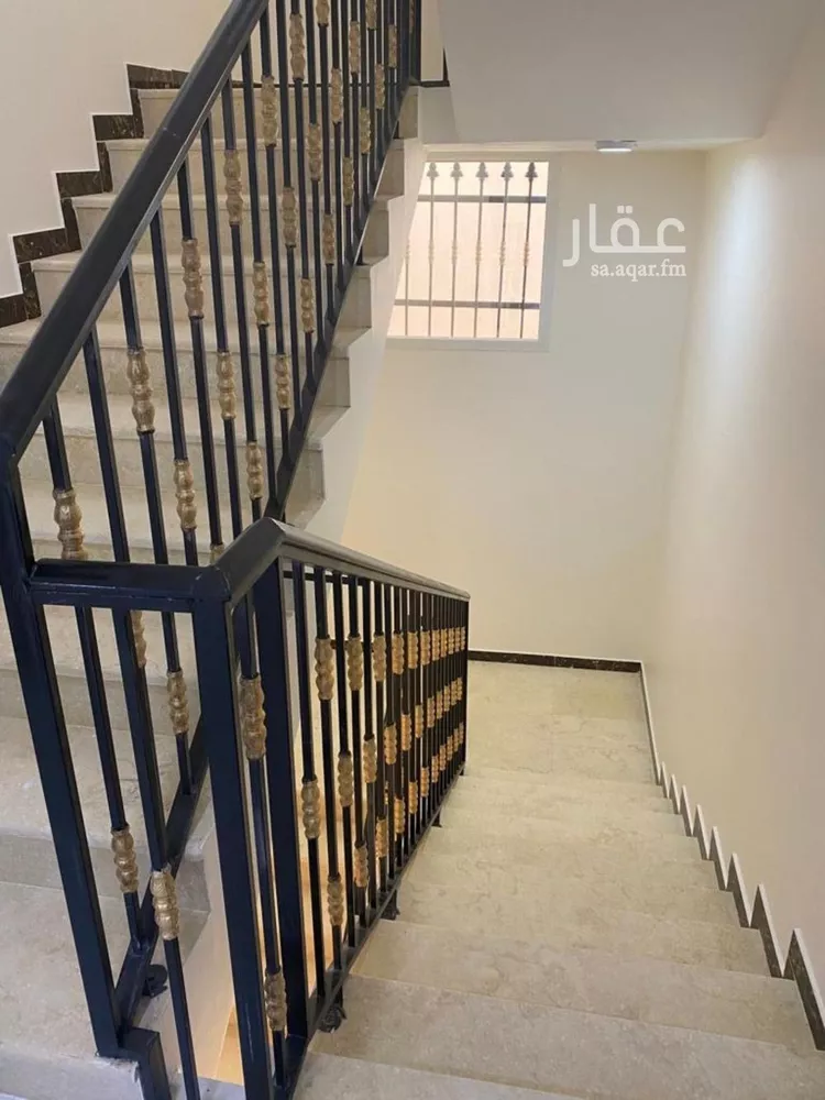 Building for Sale in Hail Al Badnah 8