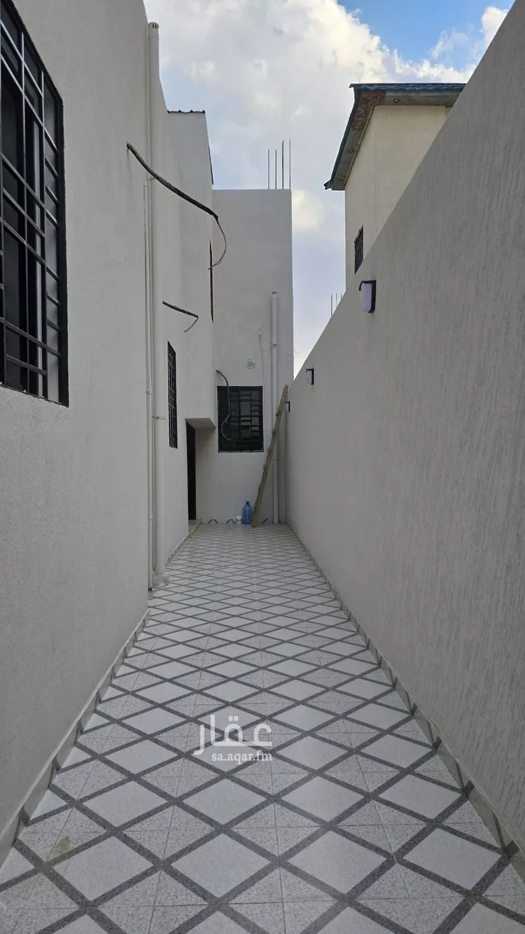 Floor for Sale in Taif Jubrah 8