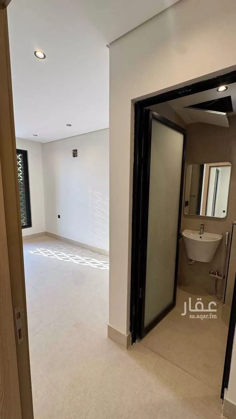 فيلا للبيع في شارع عبدالرحمن ابن كعب الانصاري, حي الأمواج, مدينة الخبر, المنطقة الشرقية صورة 4